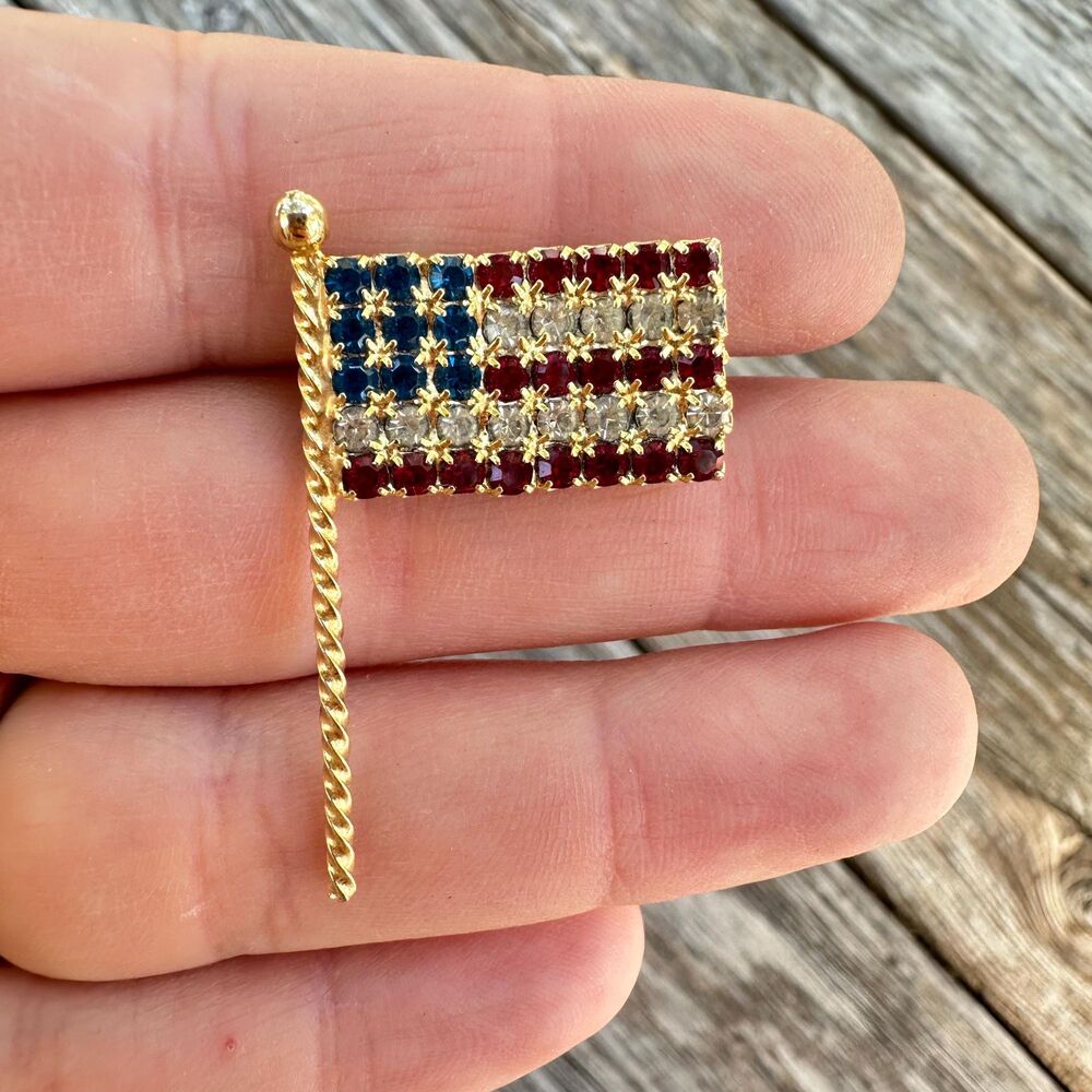 Vintage Jewelry Rhinestone American Flag Brooch Pin Patriotic Jewelry